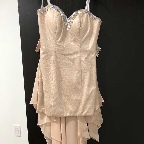 GiGi New York Dresses & Skirts - Gigi Brand Beige/Nude Short Tube Top Dress Size 8